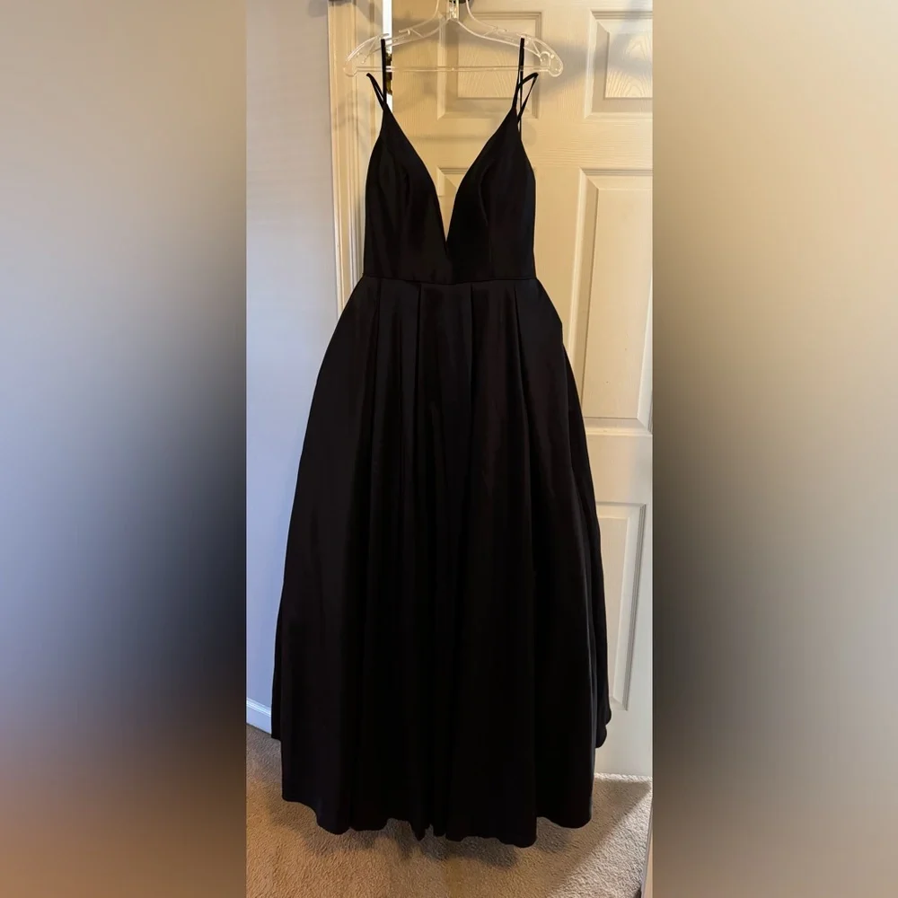 Classic Navy Blue V-Neck Spaghetti Strap Evening Dress - Picture 1 of 2